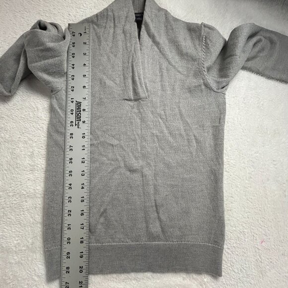 346 Brooks Brothers Womens Gray V-Neck Sweater Merino Wool Size Small Pullover - Picture 7 of 7